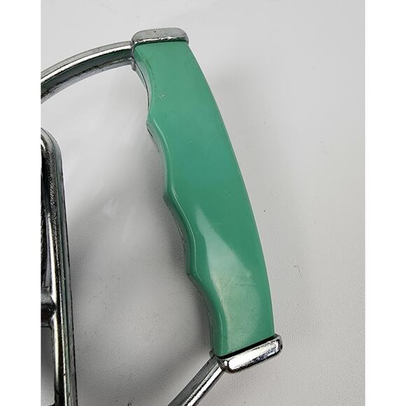 Progressus Turqouise Handled 1950's Manual Hand Egg Beater Whisk - Picture 2 of 6